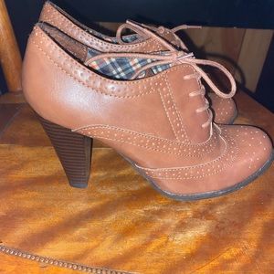 vintage heeled boots